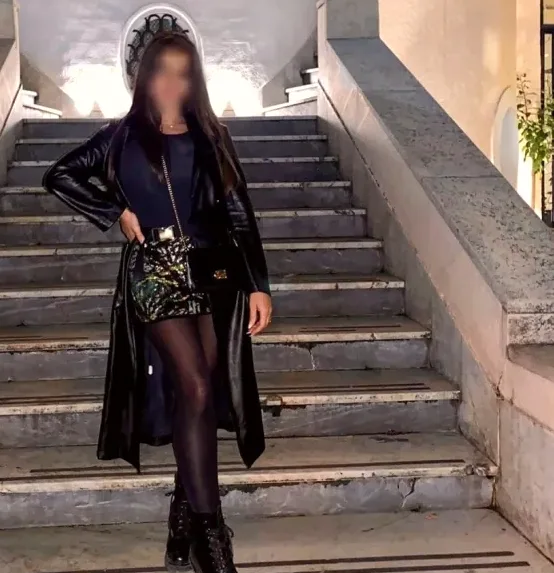 Claudia, 38
