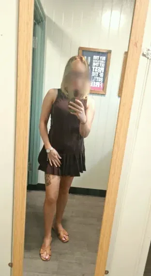 Corinna, 36