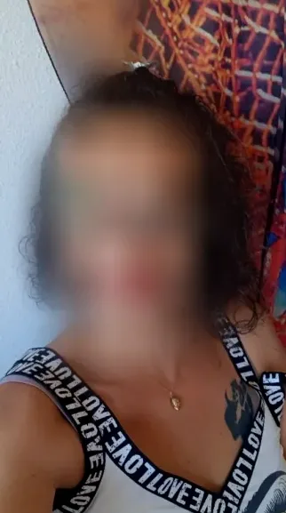 Ivana, 40
