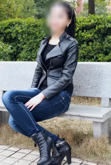 Jasmin, 31