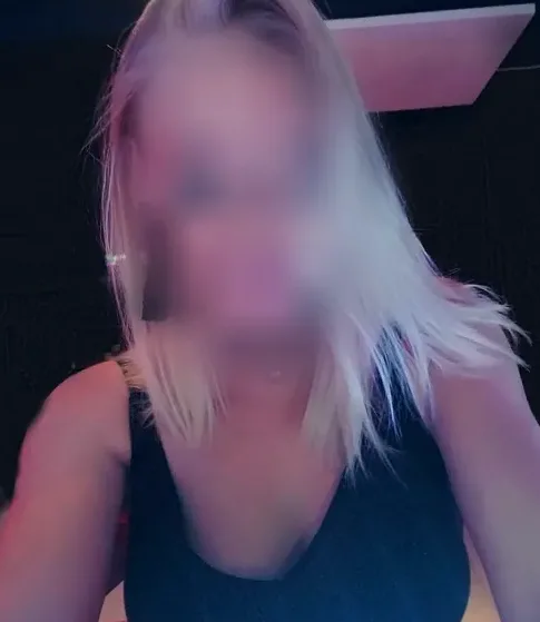Lara, 32