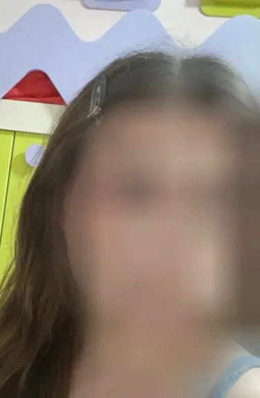 Leonie, 33