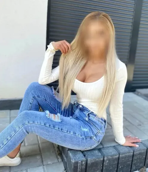 Marie, 32