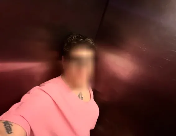 Mirela, 40