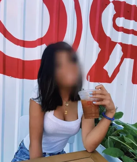 Rosa, 19