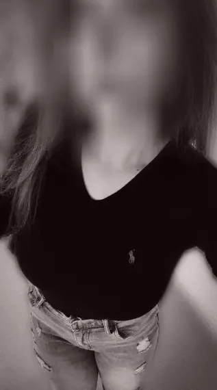 Sanja, 26