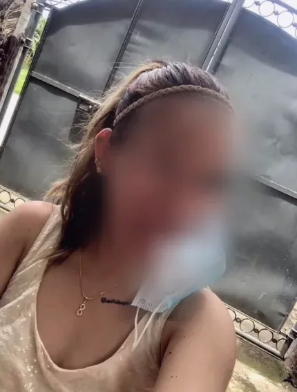 Simone, 37