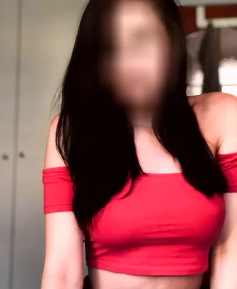 Valentina, 32