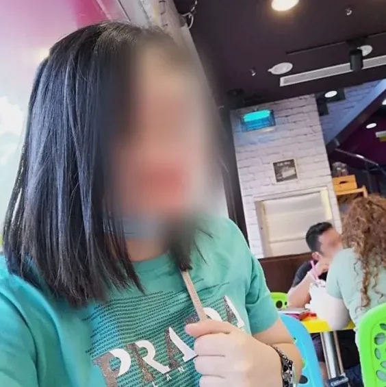 Viktoria, 37